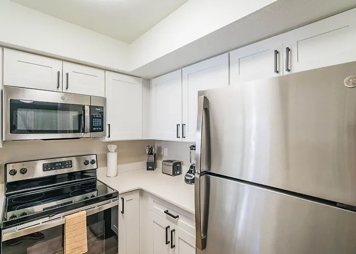 Apartment Location Pool Gym Balcony Parking Washer And Dryer