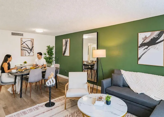 Apartment Location Pool Gym Balcony Parking Washer And Dryer Scottsdale