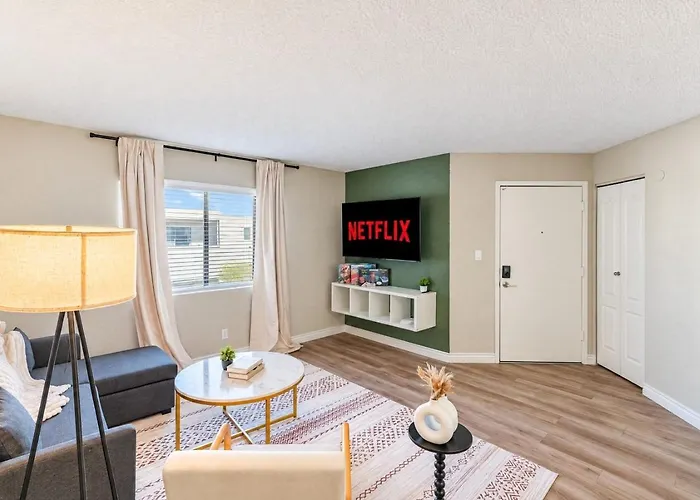 Location Pool Gym Balcony Parking Washer And Dryer *