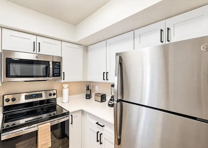 Location Pool Gym Balcony Parking Washer And Dryer Apartment