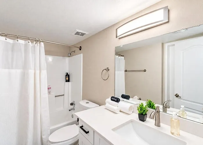 Location Pool Gym Balcony Parking Washer And Dryer Apartment