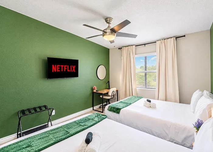 Location Pool Gym Balcony Parking Washer And Dryer Apartment *