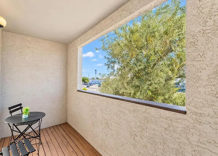Location Pool Gym Balcony Parking Washer And Dryer Apartment